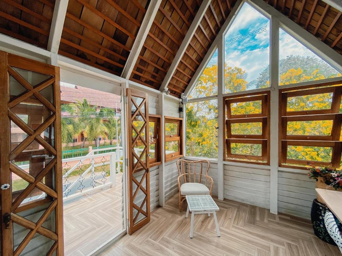 Perennial Resort Nai Yang Beach Екстериор снимка