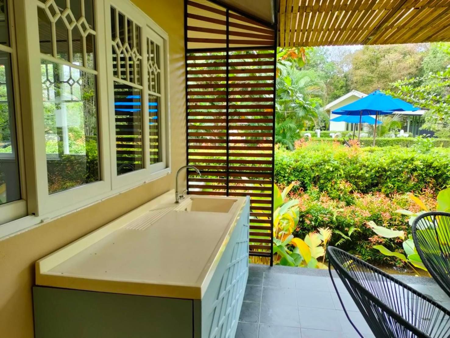 Perennial Resort Nai Yang Beach Стая снимка